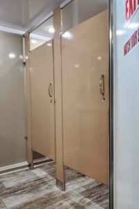 500×750 Opulence with two stalls